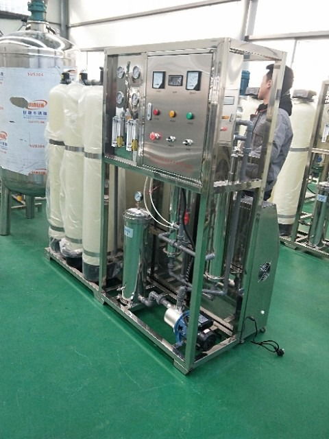 遼寧尿素液設(shè)備 潔凈依家L300型車用尿素液生產(chǎn)設(shè)備的優(yōu)勢(shì)與應(yīng)用