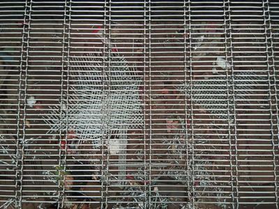 裝飾網、軋花網與特種網 建筑與工業中的金屬網藝術